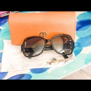 🚫SOLD🚫 🕶 Tory Burch Sunglasses 🕶
